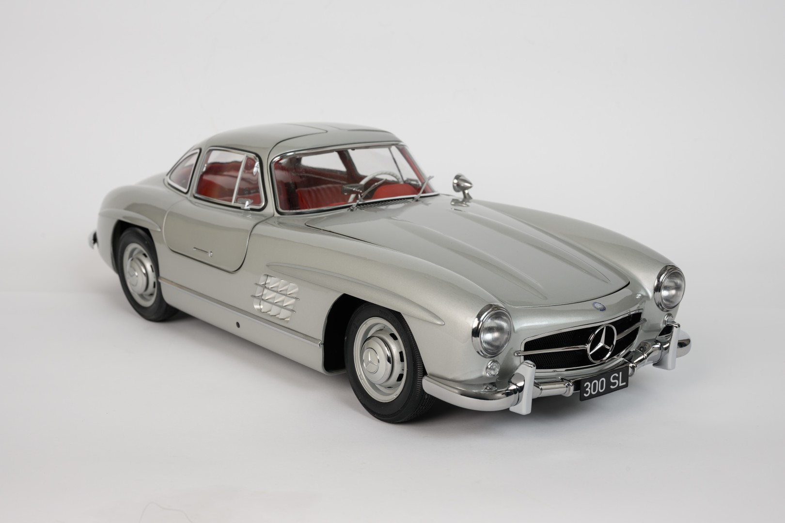 IXO 1/8 MERCEDES 300SL SILVER Diecast Kit